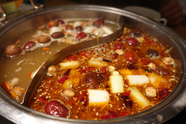 天香回味火鍋やさんのおすすめスープ